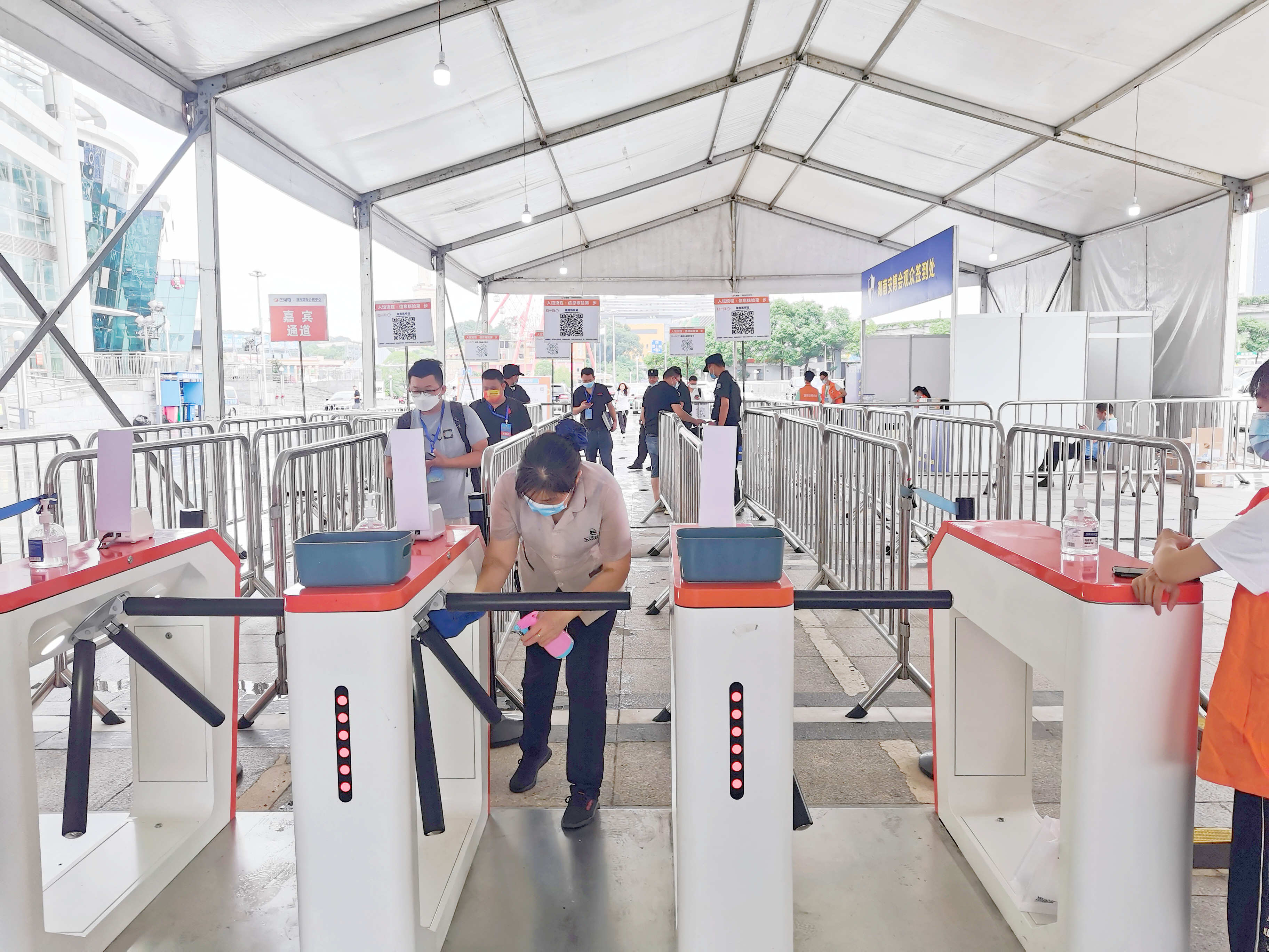 長沙清潔,長沙清潔服務,長沙專業清潔,長沙清潔公司,湖南專業清潔,長沙保潔公司,長沙專業保潔,長沙物業保潔